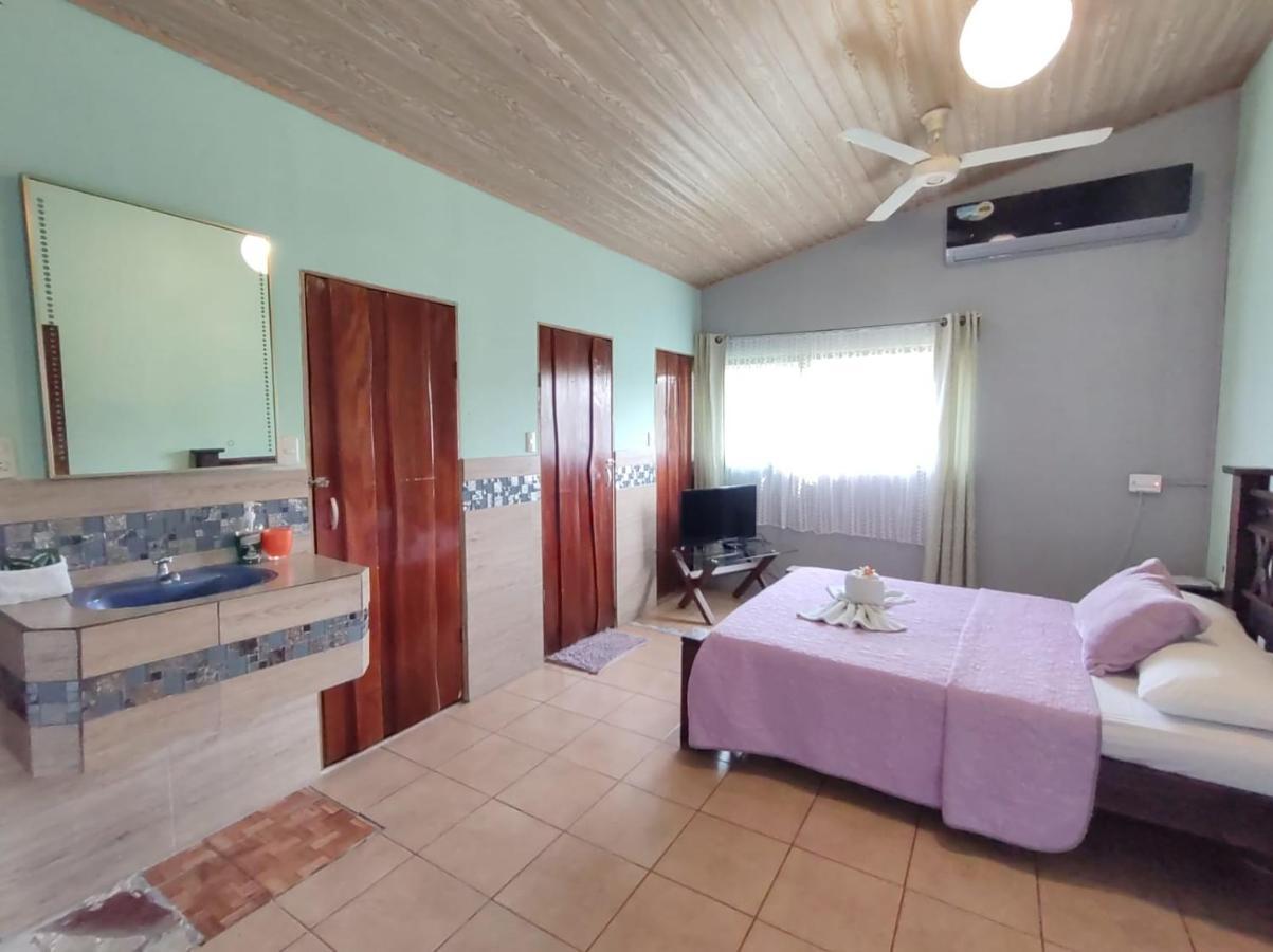 Puerto Jiménez The Corner Airbnb المظهر الخارجي الصورة